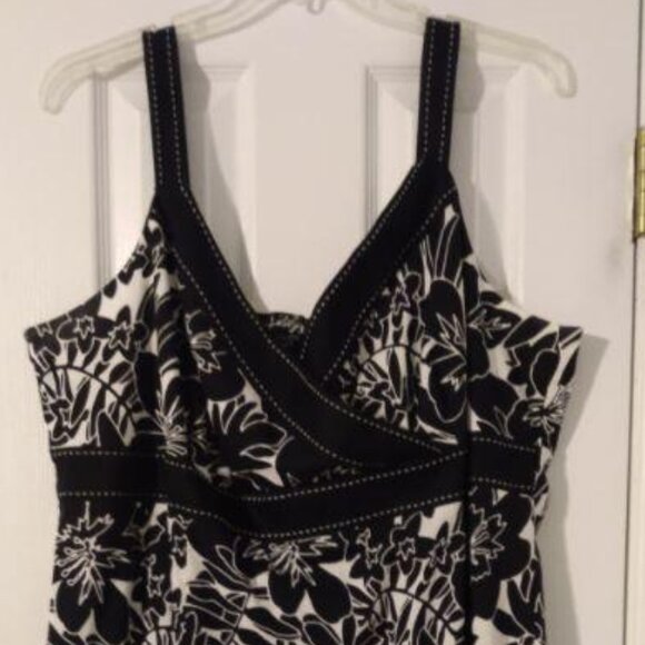 R&K Dresses & Skirts - NWOT-R&K Originals Woman dress